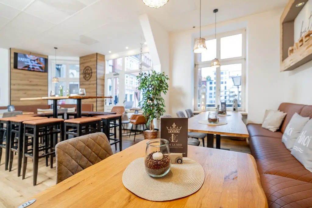 cafe innen 2